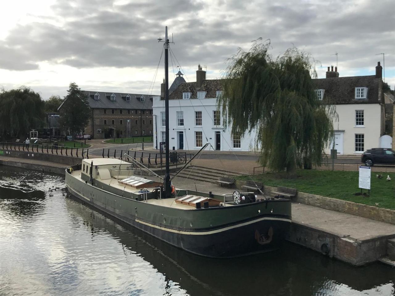 Hotel Barge Waternimf Ely Exterior photo